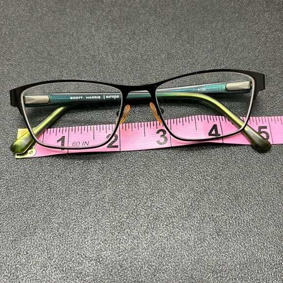 Scott Harris Minimalist Glasses - Picture 11 of 12